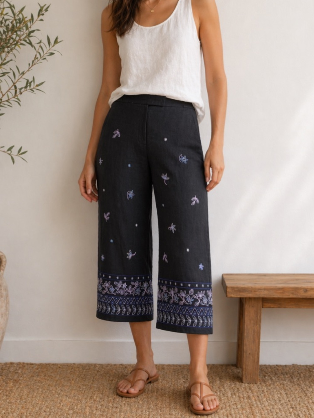 Paraphrase Petite Black Cropped Wide-Leg linen Pants with Lilac Embroidery